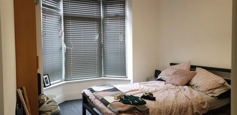 Charming  2 Bed Terraced House // AUG 2026 - Image 3